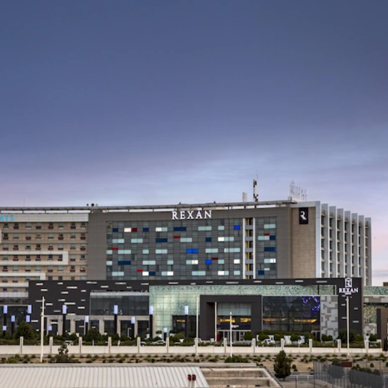 همه چیز درباره هتل فرودگاهی رکسان از صفر تا صد | راحتی و لذت در دل سفر